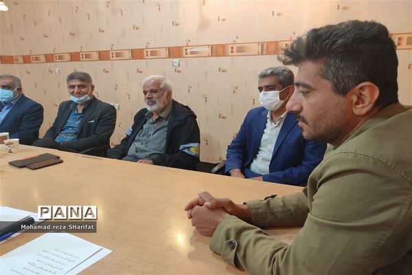 شبی با شعر در شهرستان امیدیه