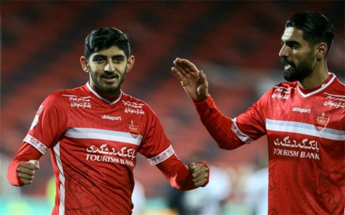 کدام بازیکن پرسپولیس سرباز است؟