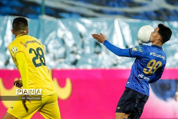 دیدار تیم‌های استقلال و فجر سپاسی