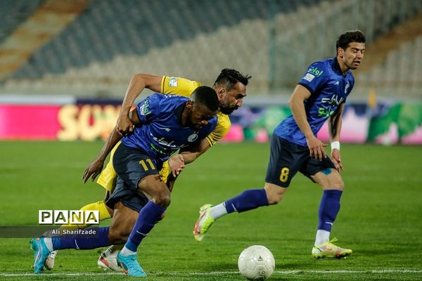 دیدار تیم‌های استقلال و فجر سپاسی