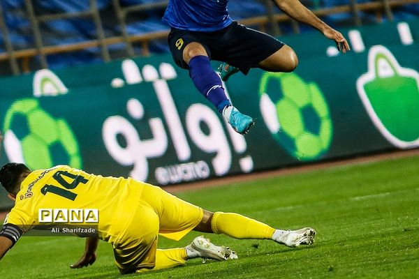 دیدار تیم‌های استقلال و فجر سپاسی