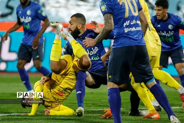 دیدار تیم‌های استقلال و فجر سپاسی