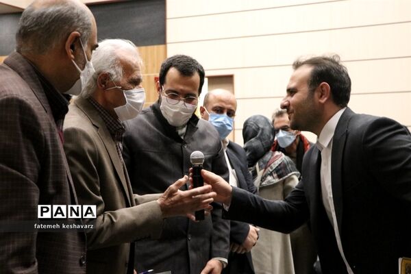 نشست صمیمی هنرمندان شهرقدس