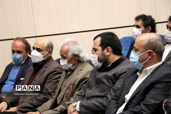 نشست صمیمی هنرمندان شهرقدس