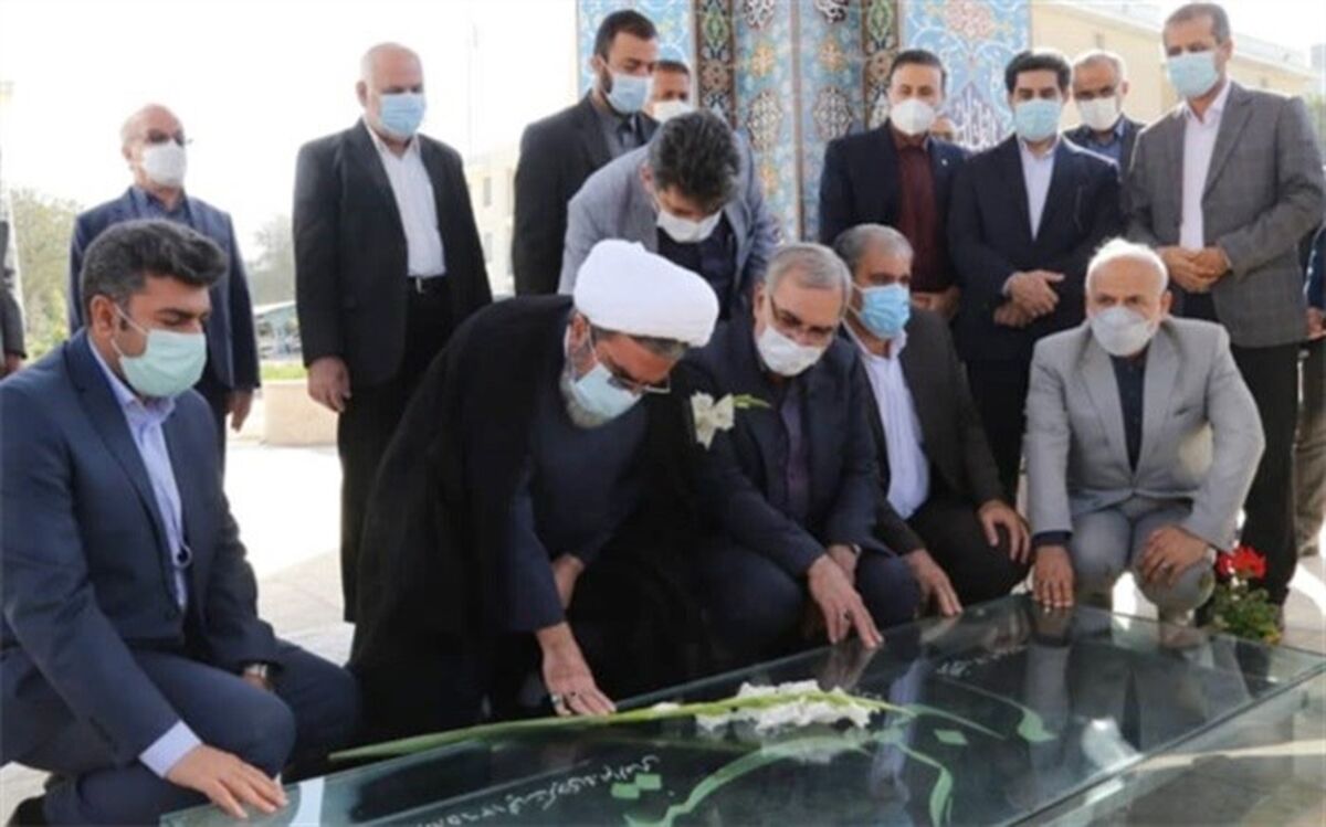 ️ادای احترام وزیر بهداشت به شهدا و بازدید از بیمارستان امیرالمومنین ارتش در بوشهر