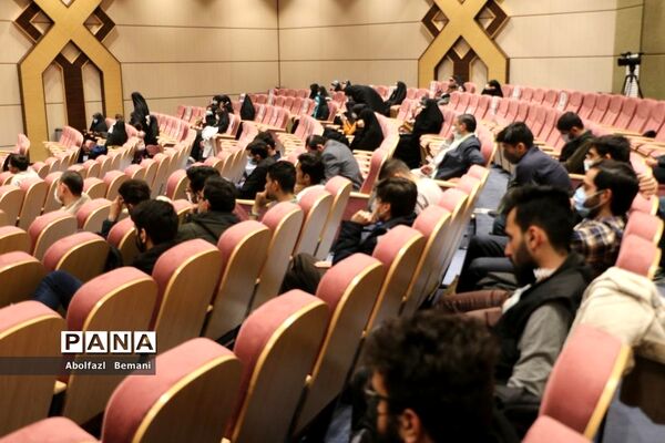 آیین رونمایی از یادمان شهدای گمنام دانشگاه علوم پزشکی قم