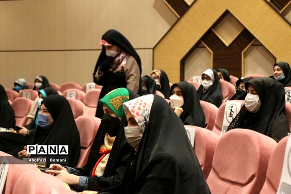 آیین رونمایی از یادمان شهدای گمنام دانشگاه علوم پزشکی قم