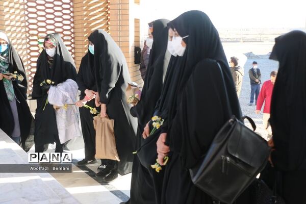 آیین رونمایی از یادمان شهدای گمنام دانشگاه علوم پزشکی قم