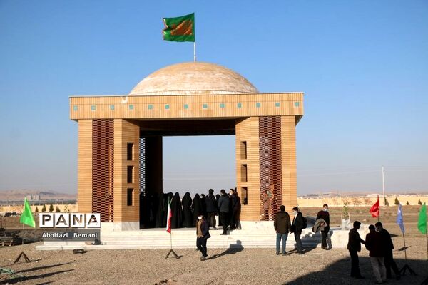 آیین رونمایی از یادمان شهدای گمنام دانشگاه علوم پزشکی قم