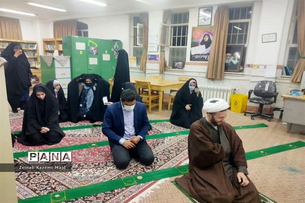 اجرای برنامه «آسمان پنجم» در هنرستان صباری قم