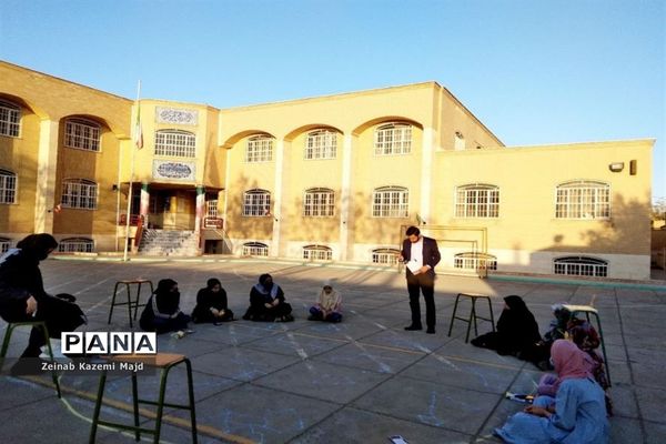 اجرای برنامه «آسمان پنجم» در هنرستان صباری قم