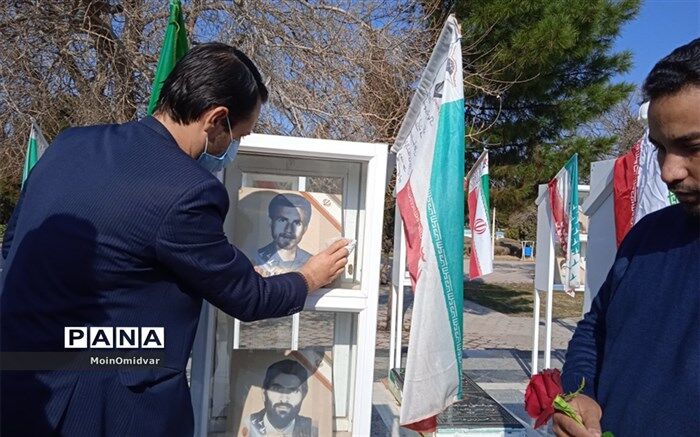 دانش‌آموزان باید شهدا را الگوی خود قرار دهند