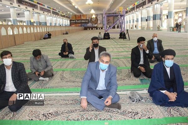 سخنرانی مدیرکل آموزش و پرورش قبل از خطبه‌های نماز جمعه