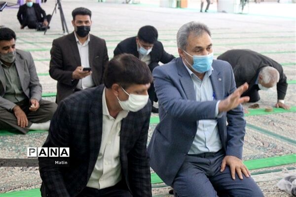 سخنرانی مدیرکل آموزش و پرورش قبل از خطبه‌های نماز جمعه