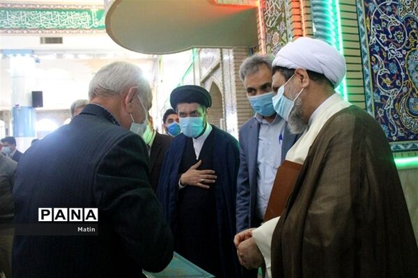 سخنرانی مدیرکل آموزش و پرورش قبل از خطبه‌های نماز جمعه