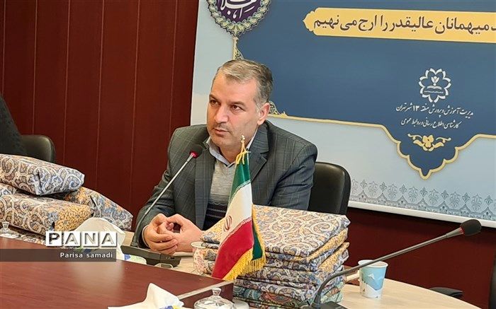 بزرگداشت ۸ اسفند، ارزش موضوع تربیت در مدارس را نشان می‌دهد