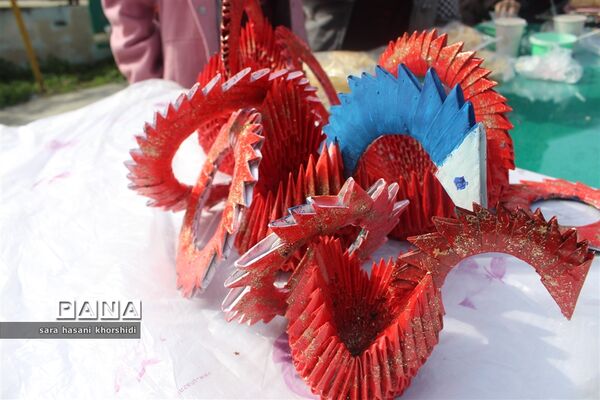 بازارچه مواد غذایی و دست‌سازه‌ها در گلوگاه