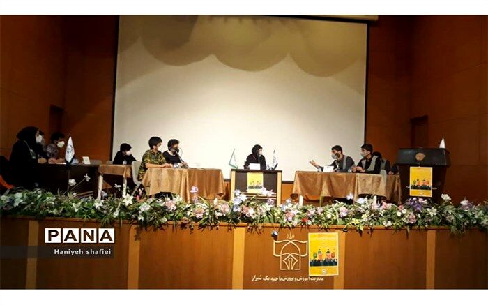 مناظره دانش‌آموزی قوه درک و پذیرش انتقاد را در دانش‌آموزان بالا می‌برد