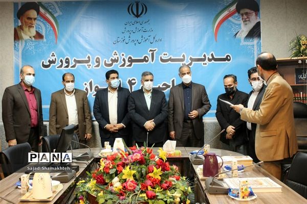 افتتاح نمایشگاه آثار هنری دانش‌آموزان و معلمان ناحیه چهار اهواز