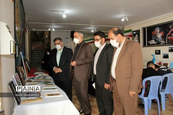 افتتاح نمایشگاه آثار هنری دانش‌آموزان و معلمان ناحیه چهار اهواز