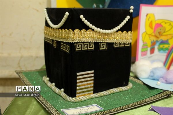 افتتاح نمایشگاه آثار هنری دانش‌آموزان و معلمان ناحیه چهار اهواز