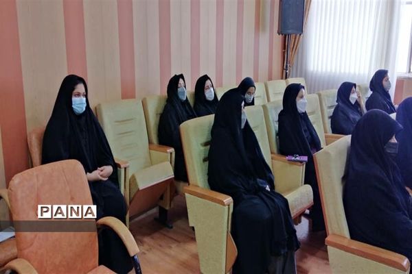 مراسم تقدیر از معاونان پرورشی مدارس غیردولتی در دانشگاه آزاد اسلامی کاشمر