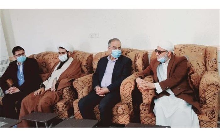 همه دانش‌آموزان فارسی باید زیر چتر عدالت آموزشی قرار گیرند