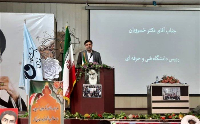 خدمت به شهدا و مردم جزءتکالیف و وظایف اصلی ما است