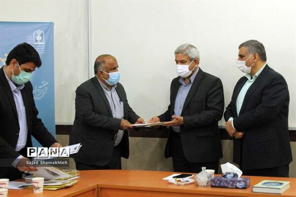 تقدیر از روسا و کارشناسان حوزه ستادی معاونت پرورشی و فرهنگی خوزستان