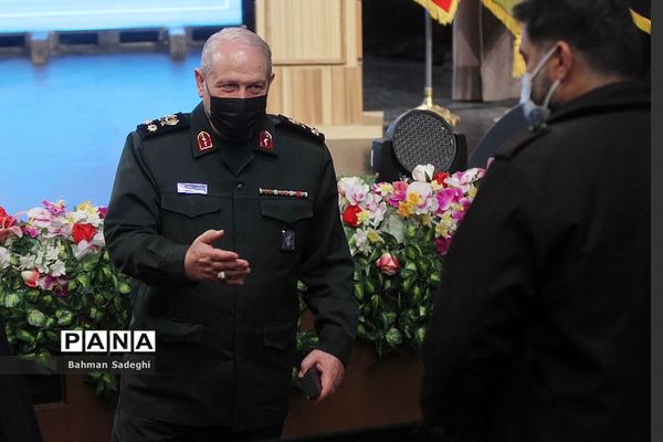 آیین رونمایی از دستاوردهای پژوهشگاه علوم و معارف دفاع مقدس