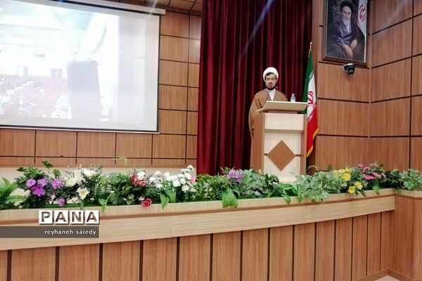 برگزاری همایش تجلیل از معاونان، مربیان و مشاوران مدارس شهرستان دماوند