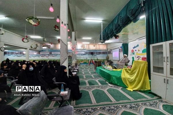 اختتامیه اجلاس نماز در دبیرستان شاهد رضویان قم