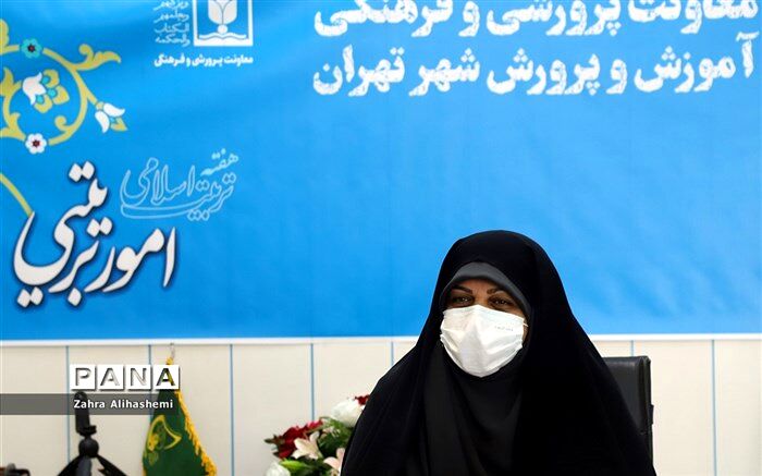 دانش آموزان سربازان جنگ فرهنگی حال حاضر هستند