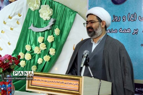 برپایی نمایشگاه دانش‌آموزی دست ساخته‌ها با مواد دور ریختنی در ناحیه 2 اهواز