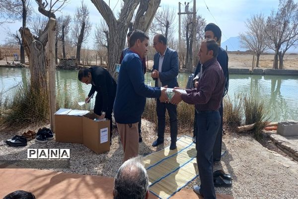 مراسم تجلیل از مربیان پیشتاز جرقویه علیا