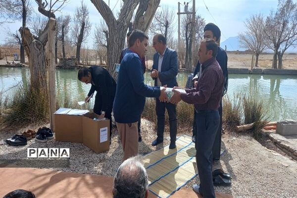 مراسم تجلیل از مربیان پیشتاز جرقویه علیا