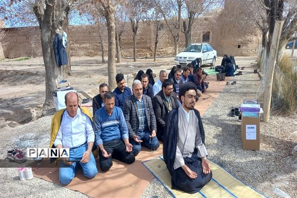 مراسم تجلیل از مربیان پیشتاز جرقویه علیا