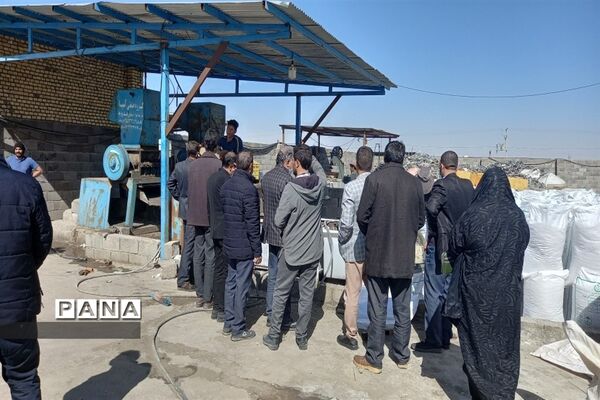 مراسم تجلیل از مربیان پیشتاز جرقویه علیا