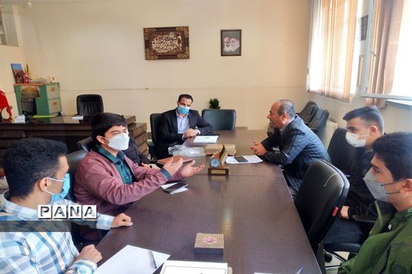 جلسه توجیهی مسابقه مناظره دانش‌آموزی ناحیه 2 اصفهان