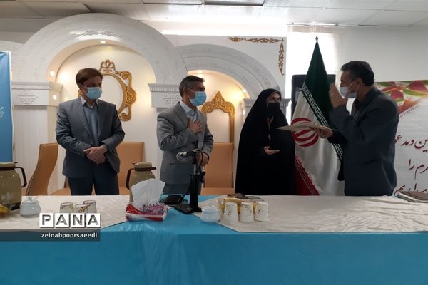 نشست صمیمی معاونان و مربیان پرورشی و مشاوران مدارس با مدیر آموزش و پرورش فیروزکوه