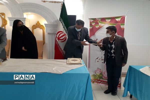 نشست صمیمی معاونان و مربیان پرورشی و مشاوران مدارس با مدیر آموزش و پرورش فیروزکوه