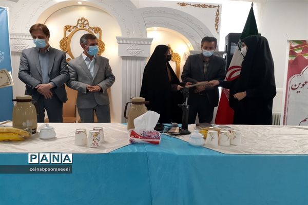 نشست صمیمی معاونان و مربیان پرورشی و مشاوران مدارس با مدیر آموزش و پرورش فیروزکوه