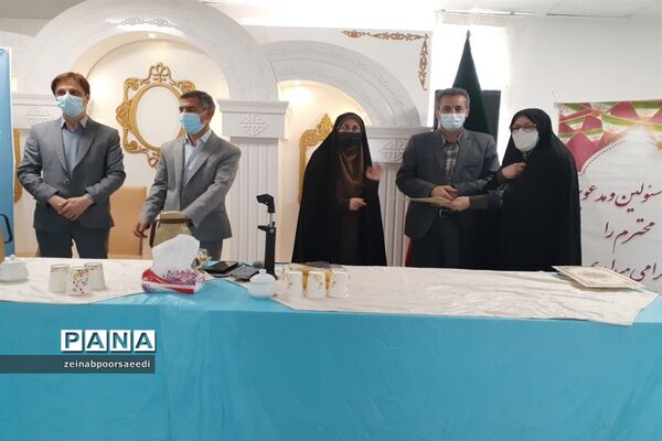نشست صمیمی معاونان و مربیان پرورشی و مشاوران مدارس با مدیر آموزش و پرورش فیروزکوه
