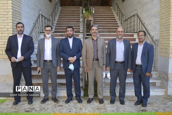 دیدار مسئولان آموزش و پرورش استان بوشهر با نماینده ولی فقیه در استان و امام جمعه بوشهر