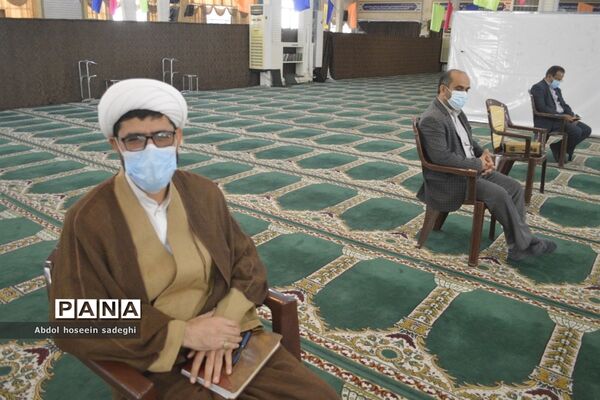 دیدار مسئولان آموزش و پرورش استان بوشهر با نماینده ولی فقیه در استان و امام جمعه بوشهر