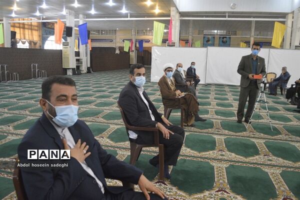 دیدار مسئولان آموزش و پرورش استان بوشهر با نماینده ولی فقیه در استان و امام جمعه بوشهر