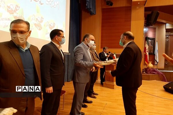آیین تجلیل و تقدیر از معاونان و مربیان پرورشی ناحیه۶ مشهد