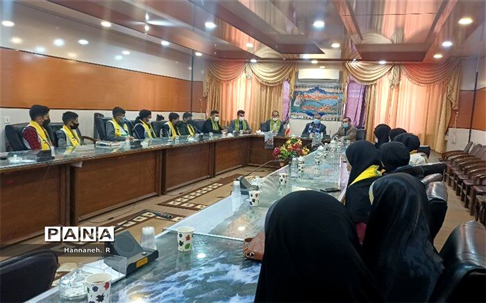 نشست اعضای مجلس دانش آموزی شهرستان اردل با فرماندار