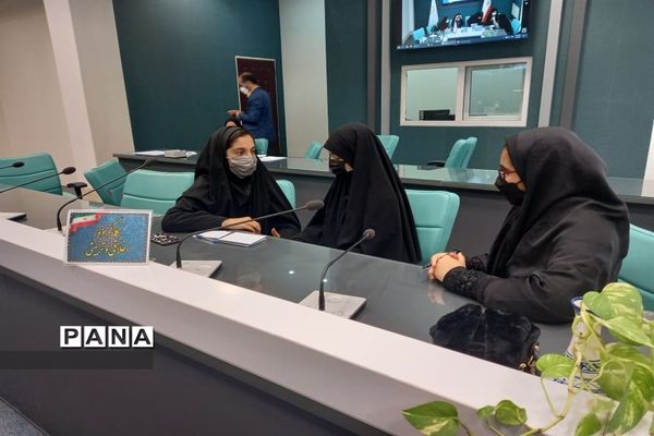 برگزاری دومین نشست مجلس دانش آموزی دختران ناحیه 2  یزد