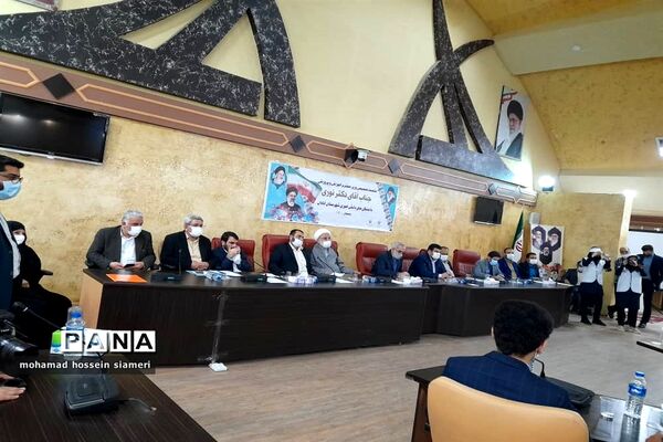 دیدار صمیمی  وزیر آموزش وپرورش با جمعی از تشکل های دانش آموزی آبادان